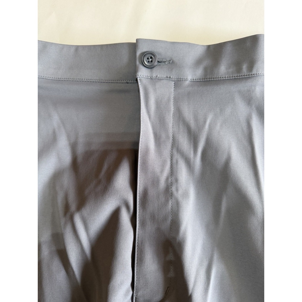 NWT Mens PGA Tour Active Gripper Waistband Gray Golf Shorts Size 48 - Picture 2 of 8